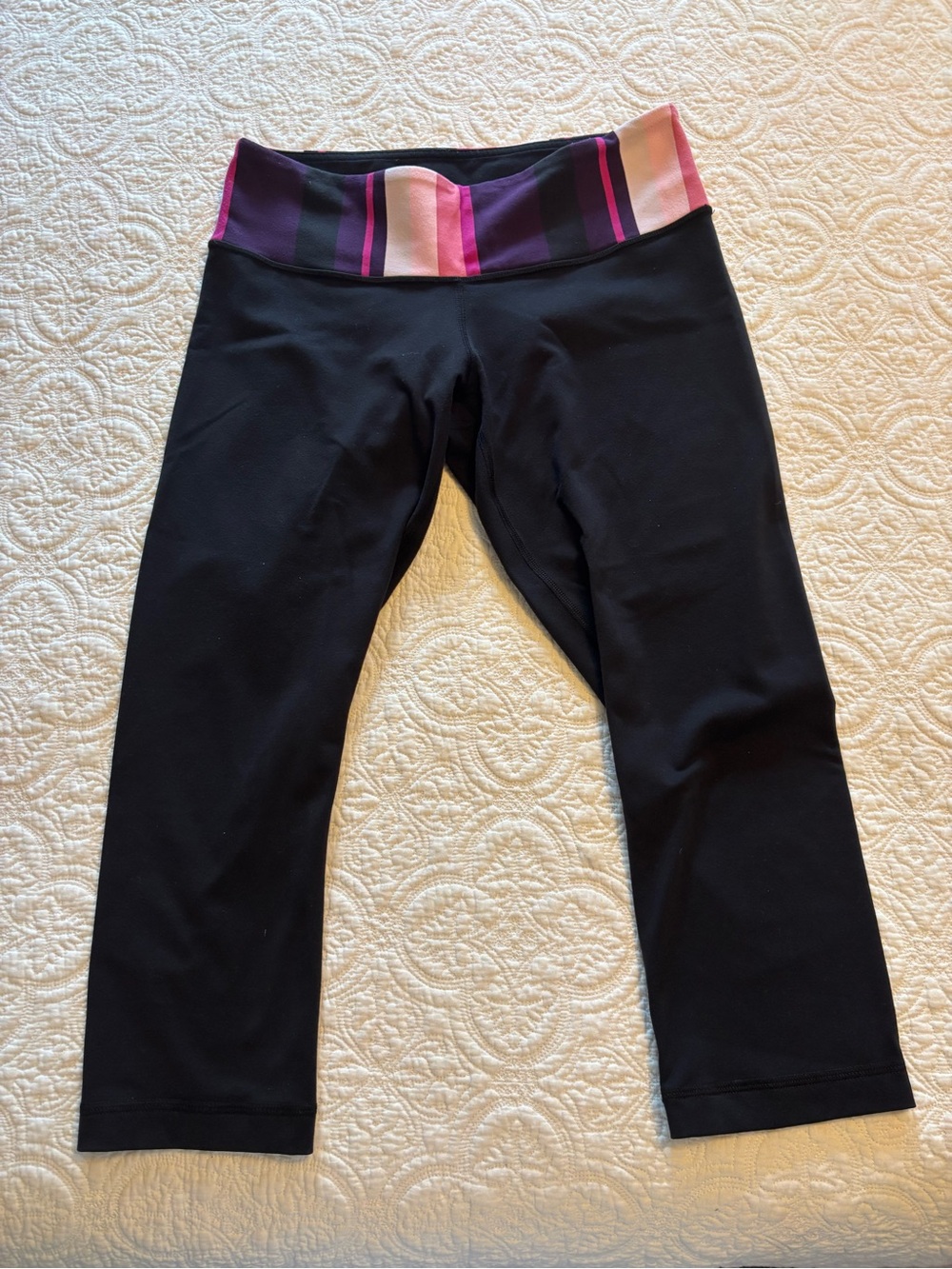 LuLulemon Black Capri Leggings with Pink & Purple Stripe Waistband size small